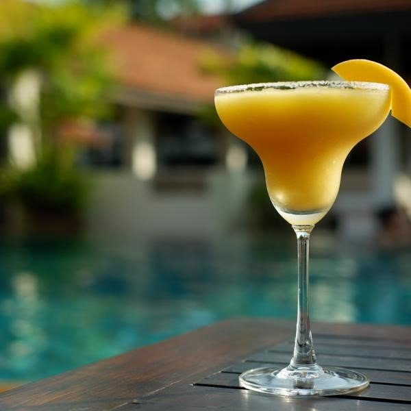 Daikiri virgen de mango, melocotón y piña fácil/rápido