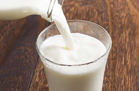 Batido de Leche Agria bebida con raíces indígenas